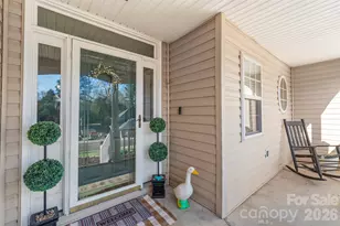 108 Deerfield Dr, Mount Holly, NC 28120 - Photo 6