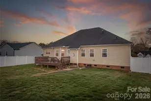 108 Deerfield Dr, Mount Holly, NC 28120 - Photo 38