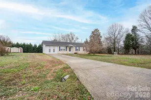 113 Hicks Rd, Grover, NC 28073 - Photo 2