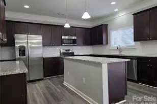 9525 Durness Dr, Charlotte, NC 28278 - Photo 8