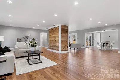 1206 9th Street NW, Hickory, NC 28601 - Photo 4