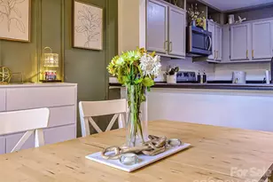 3300 Selwyn Farms Ln, Charlotte, NC 28209 - Photo 6