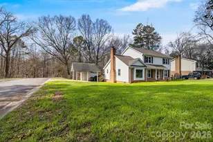 425 Kelford Ln, Charlotte, NC 28270 - Photo 2