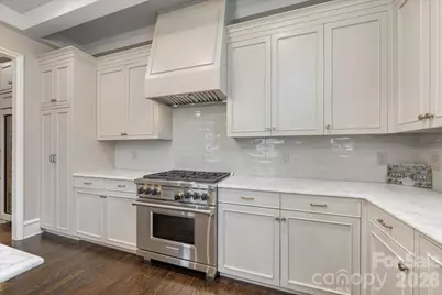 2331 Selwyn Avenue, Charlotte, NC 28207 - Photo 18