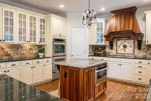 39 Windover Dr, Asheville, NC 28803 - Photo 16