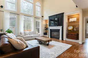 39 Windover Dr, Asheville, NC 28803 - Photo 1