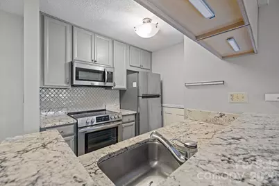 427 W 8th Street #104, Charlotte, NC 28202 - Photo 10