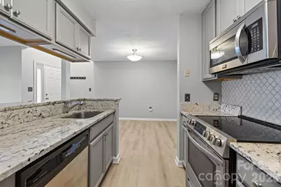 427 W 8th Street #104, Charlotte, NC 28202 - Photo 12