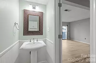 427 W 8th St, Charlotte, NC 28202 - Photo 14