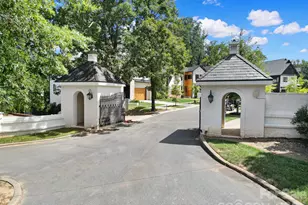 911 Laurel Creek Ln, Charlotte, NC 28211 - Photo 2