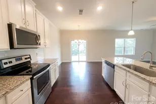 324 Praline Wy, Fort Mill, SC 29715 - Photo 2