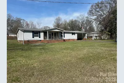 206 6th Street SW, Taylorsville, NC 28681 - Photo 2