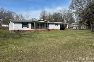 206 6th St SW, Taylorsville, NC 28681 - Photo 2
