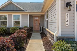 4246 Mackinnon Dr, Charlotte, NC 28214 - Photo 2