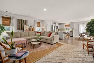 4246 Mackinnon Dr, Charlotte, NC 28214 - Photo 4