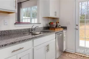 6006 Guildford Hill Ln, Charlotte, NC 28215 - Photo 12