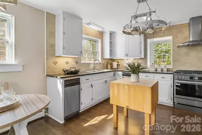 121 33rd Avenue NE, Hickory, NC 28601 - Photo 12