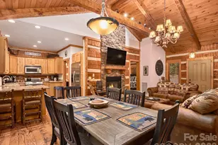 37 Grinnin Sun Rd, Burnsville, NC 28714 - Photo 2