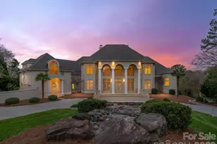 6905 Shinnecock Hill Ln, Charlotte, NC 28277 - Photo 2