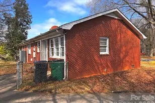 711 Yuma St, Charlotte, NC 28213 - Photo 2