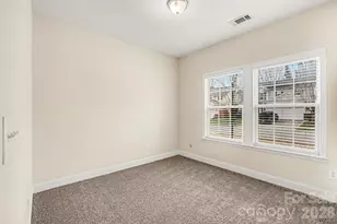 10926 Kinnairds St, Charlotte, NC 28278 - Photo 6