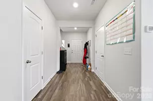 5330 Upton Pl, Charlotte, NC 28215 - Photo 4