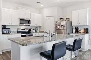 5330 Upton Pl, Charlotte, NC 28215 - Photo 12