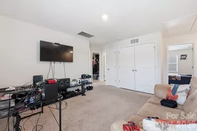 5330 Upton Place, Charlotte, NC 28215 - Photo 6