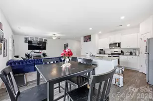 5330 Upton Pl, Charlotte, NC 28215 - Photo 18