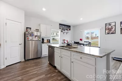 5330 Upton Place, Charlotte, NC 28215 - Photo 14