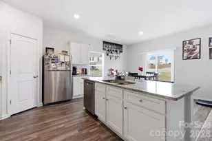 5330 Upton Pl, Charlotte, NC 28215 - Photo 14