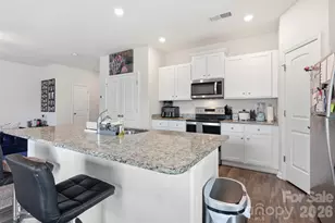 5330 Upton Pl, Charlotte, NC 28215 - Photo 16