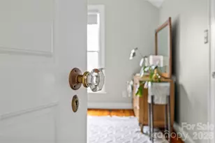 2101 The Plaza Rd, Charlotte, NC 28205 - Photo 32