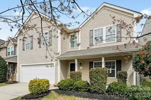 1061 Regal Manor Ln, Fort Mill, SC 29715 - Photo 2