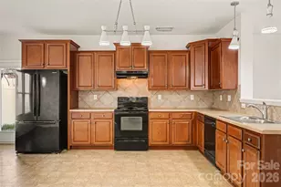 1061 Regal Manor Ln, Fort Mill, SC 29715 - Photo 12