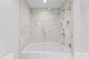 236 Perrin Pl, Charlotte, NC 28207 - Photo 22