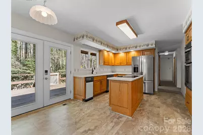 205 Deerpath Lane, Hendersonville, NC 28739 - Photo 18