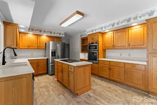 205 Deerpath Ln, Hendersonville, NC 28739 - Photo 16