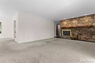 205 Deerpath Ln, Hendersonville, NC 28739 - Photo 10