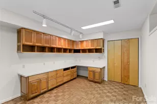 205 Deerpath Ln, Hendersonville, NC 28739 - Photo 34