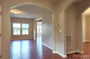 4122 Audubon Pk Dr, Charlotte, NC 28217 - Photo 4