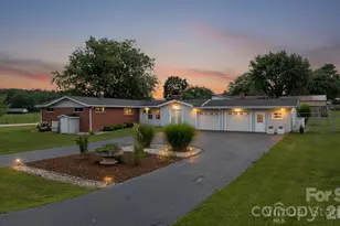 10 Moland Dr, Etowah, NC 28729 - Photo 4