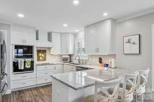 1601 Fleetwood Plaza, Hendersonville, NC 28739 - Photo 18