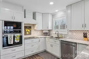 1601 Fleetwood Plaza, Hendersonville, NC 28739 - Photo 20