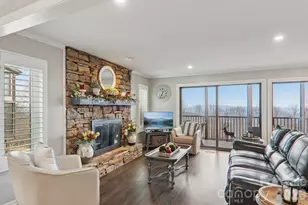 1601 Fleetwood Plaza, Hendersonville, NC 28739 - Photo 6