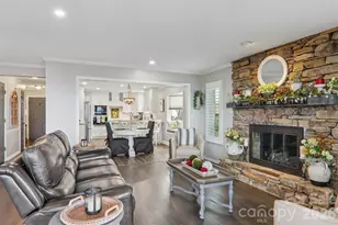 1601 Fleetwood Plaza, Hendersonville, NC 28739 - Photo 8