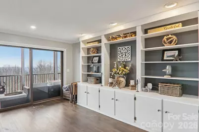 1601 Fleetwood Plaza, Hendersonville, NC 28739 - Photo 10