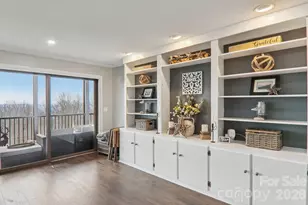 1601 Fleetwood Plaza, Hendersonville, NC 28739 - Photo 10