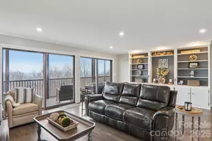 1601 Fleetwood Plaza, Hendersonville, NC 28739 - Photo 10