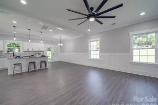 2128 Holly St, Charlotte, NC 28216 - Photo 6